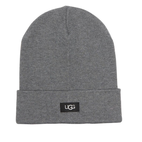 UGG beanie Knitted Cuffed Beanie NWT
UGG Australia
